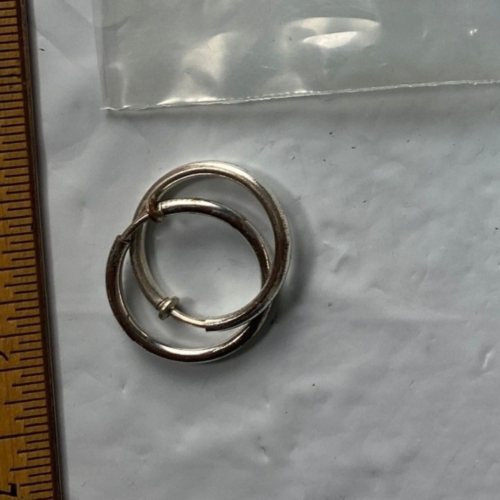 Silver Tone Interlocking Circles Ear Rings Split Keyring Holder for Women